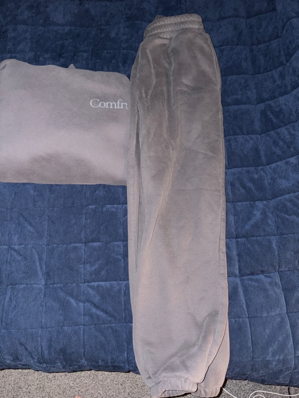 Comfirt Women's Grey Fleece Jogger Set – Cozy Sweatpants & Pullover - Picture 2 of 4